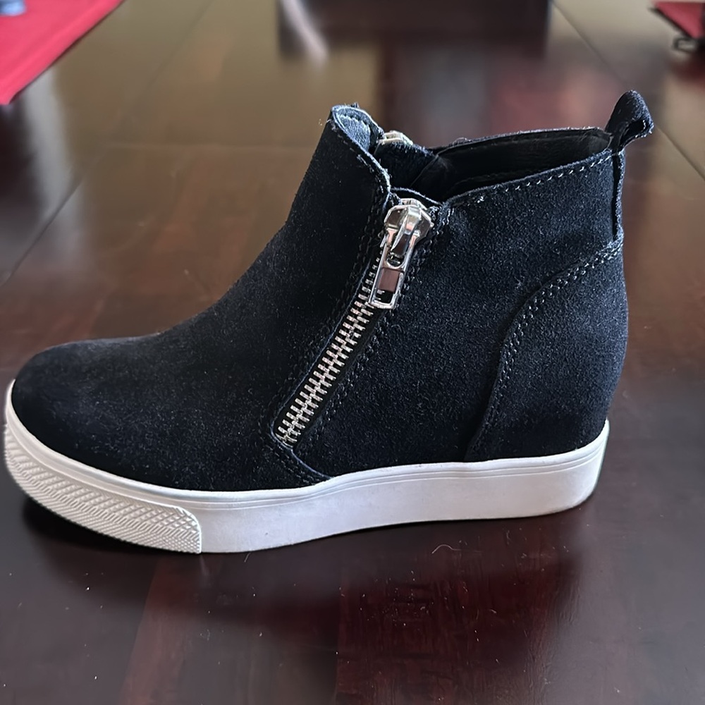 Steve Madden - Picture 4 of 5